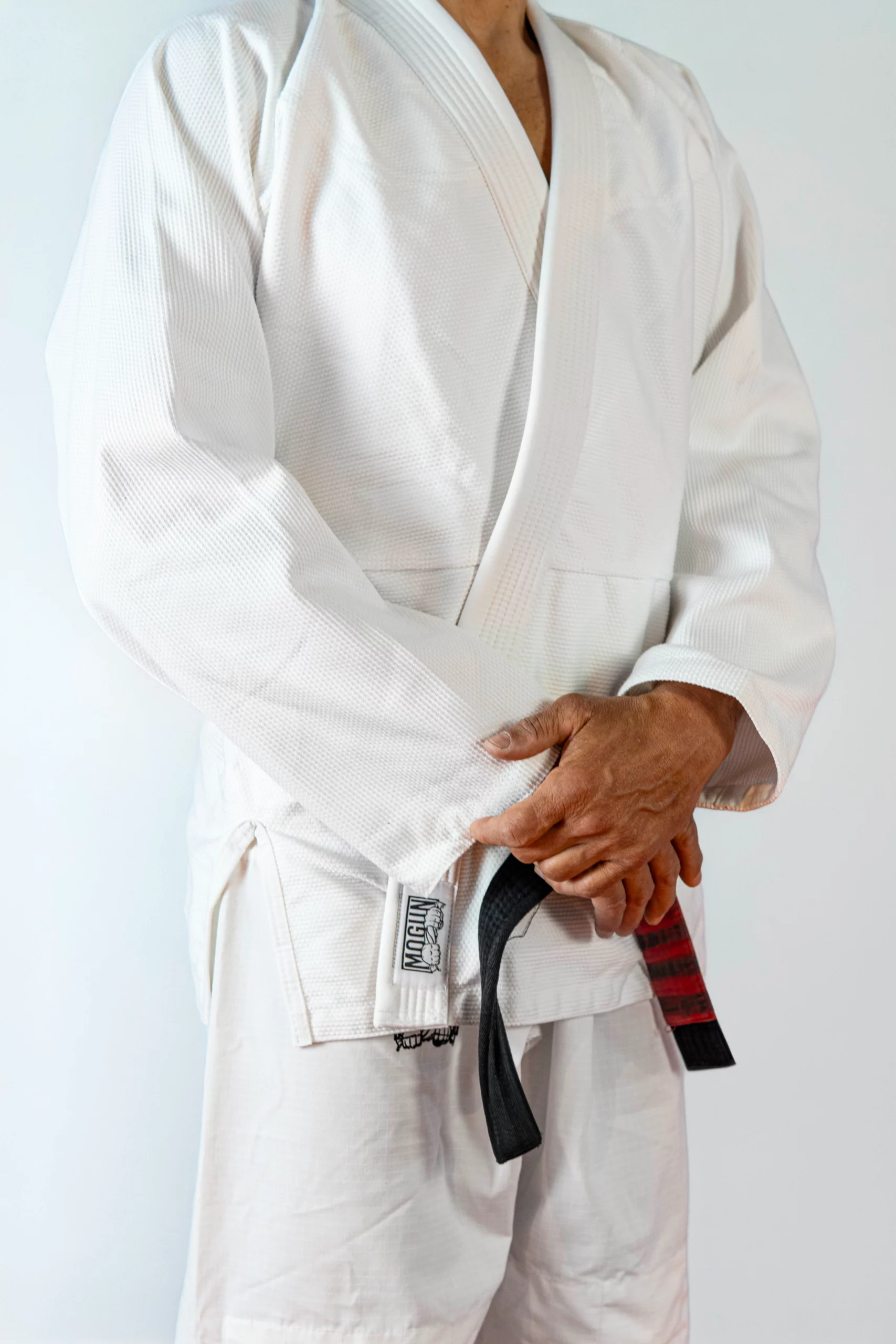 Mogun JJB Gi Komp V1 Blanc face quart 3